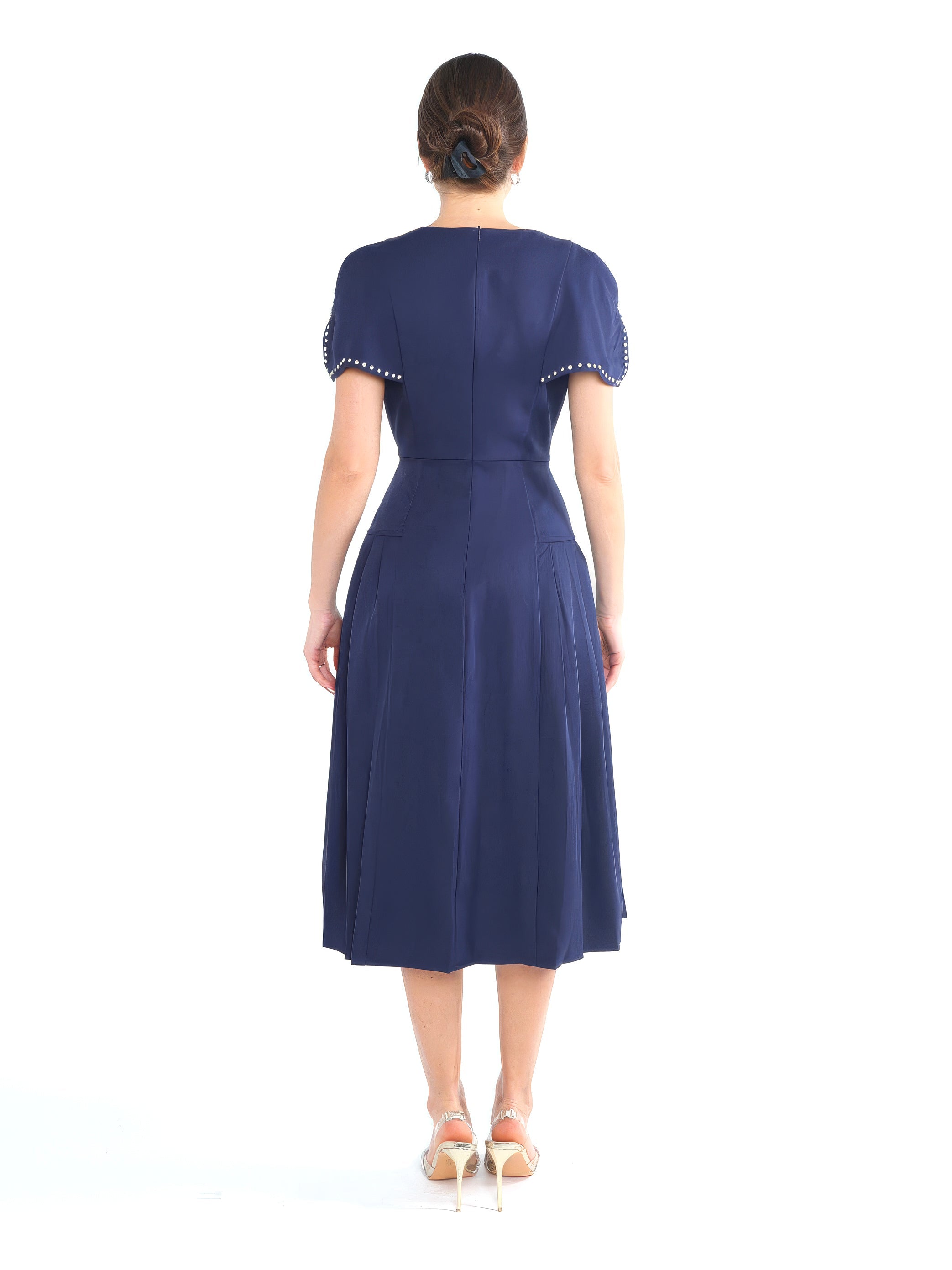 فستان نسائي