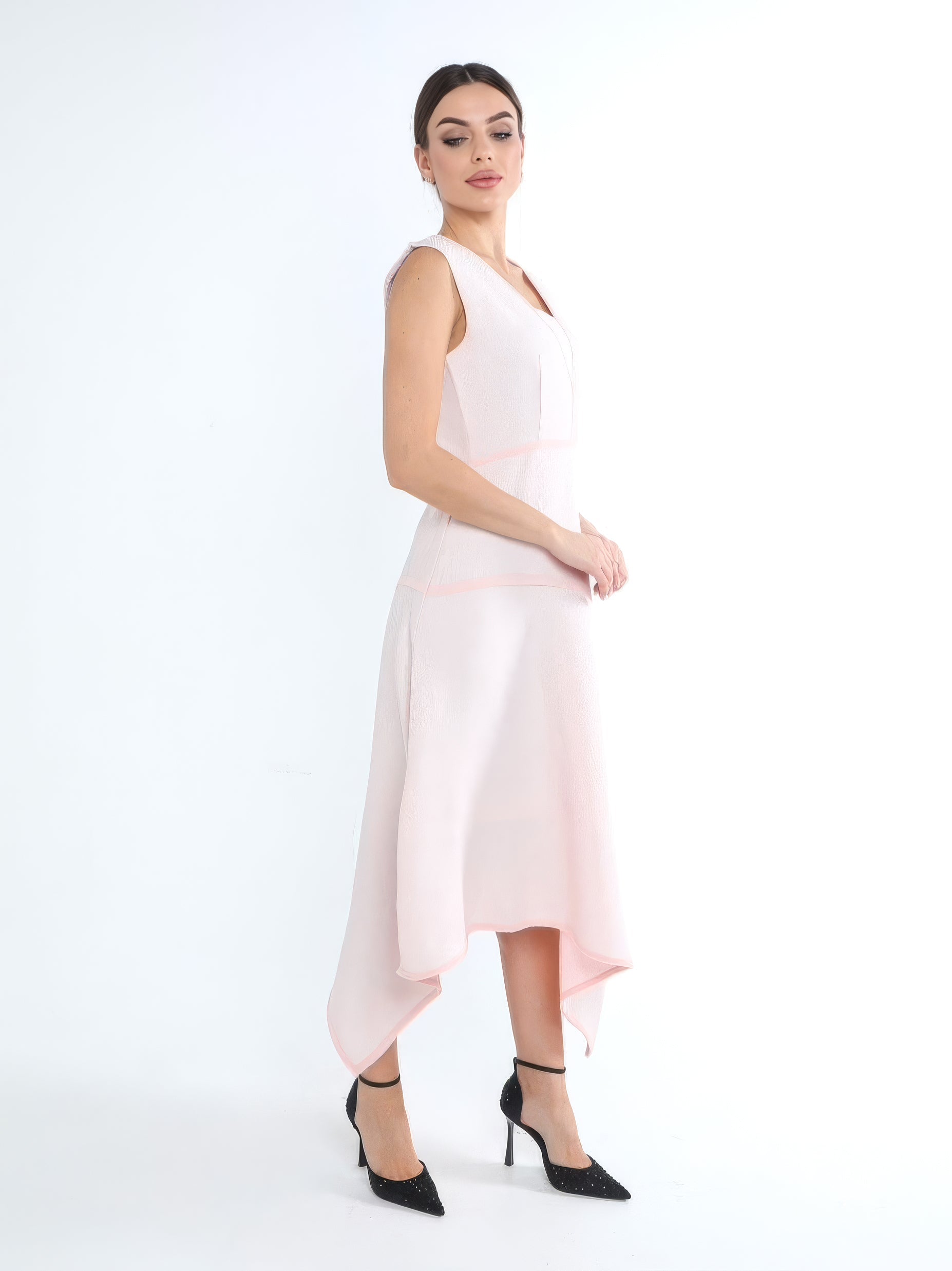 فستان نسائي