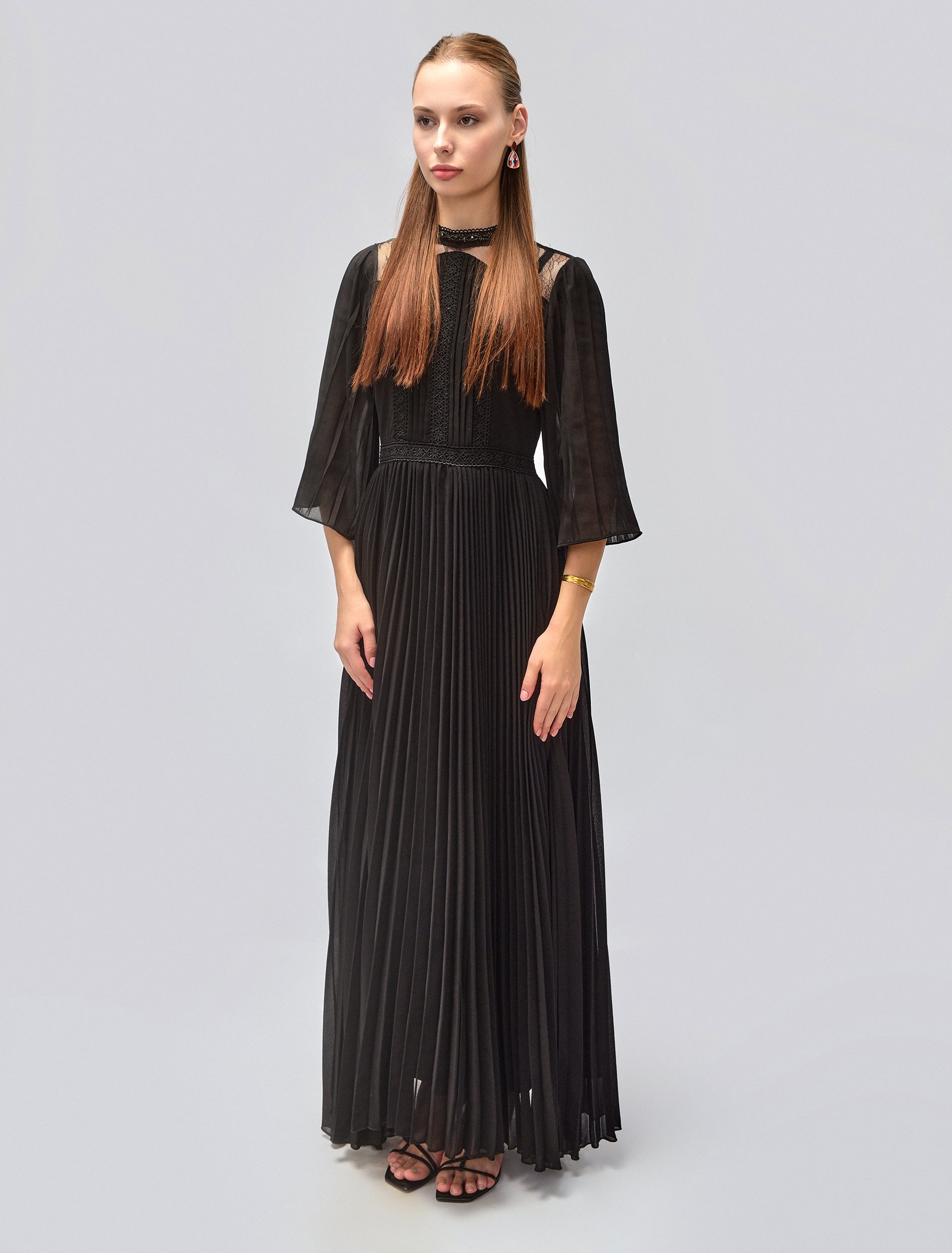 فستان نسائي