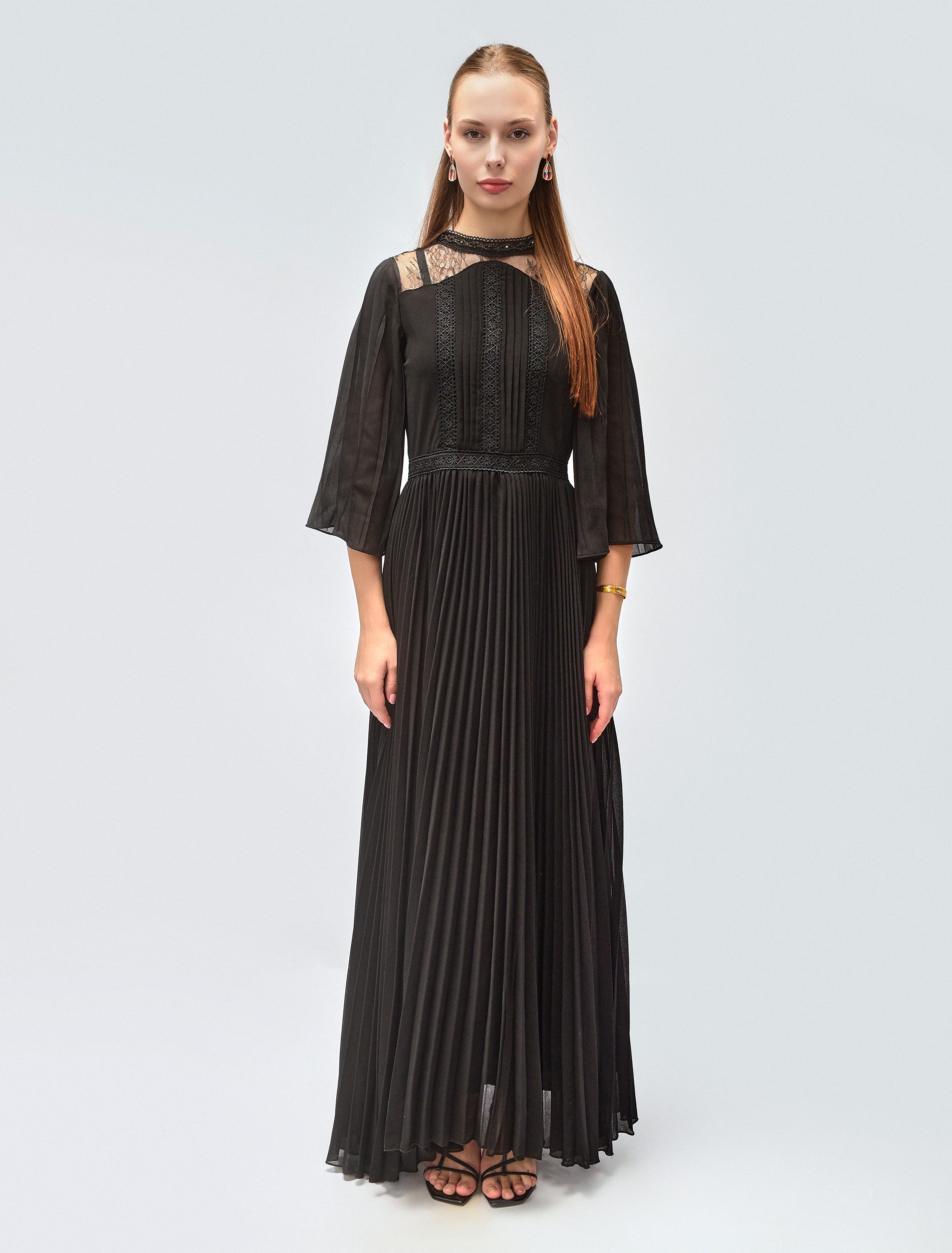 فستان نسائي