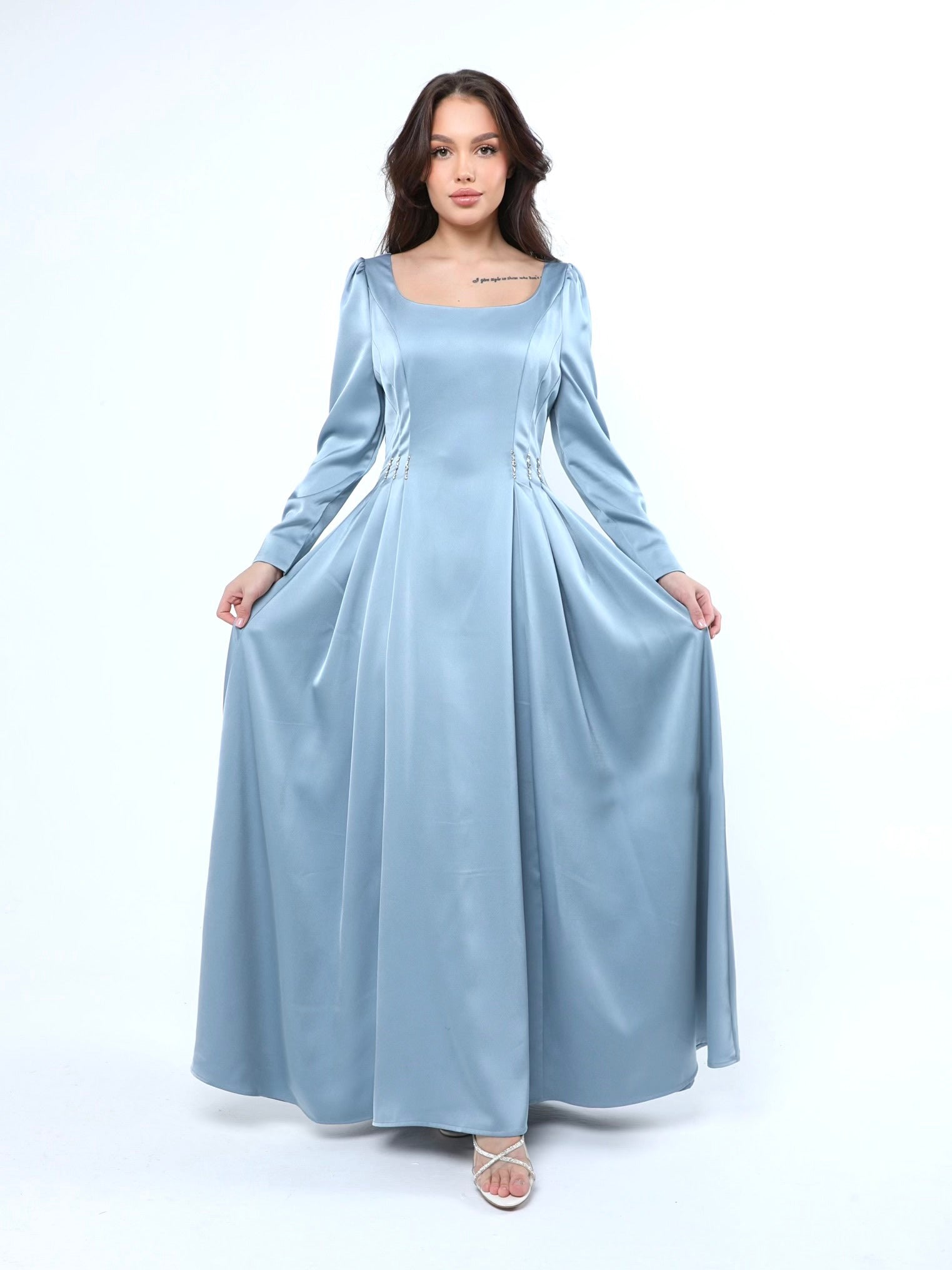 فستان نسائي