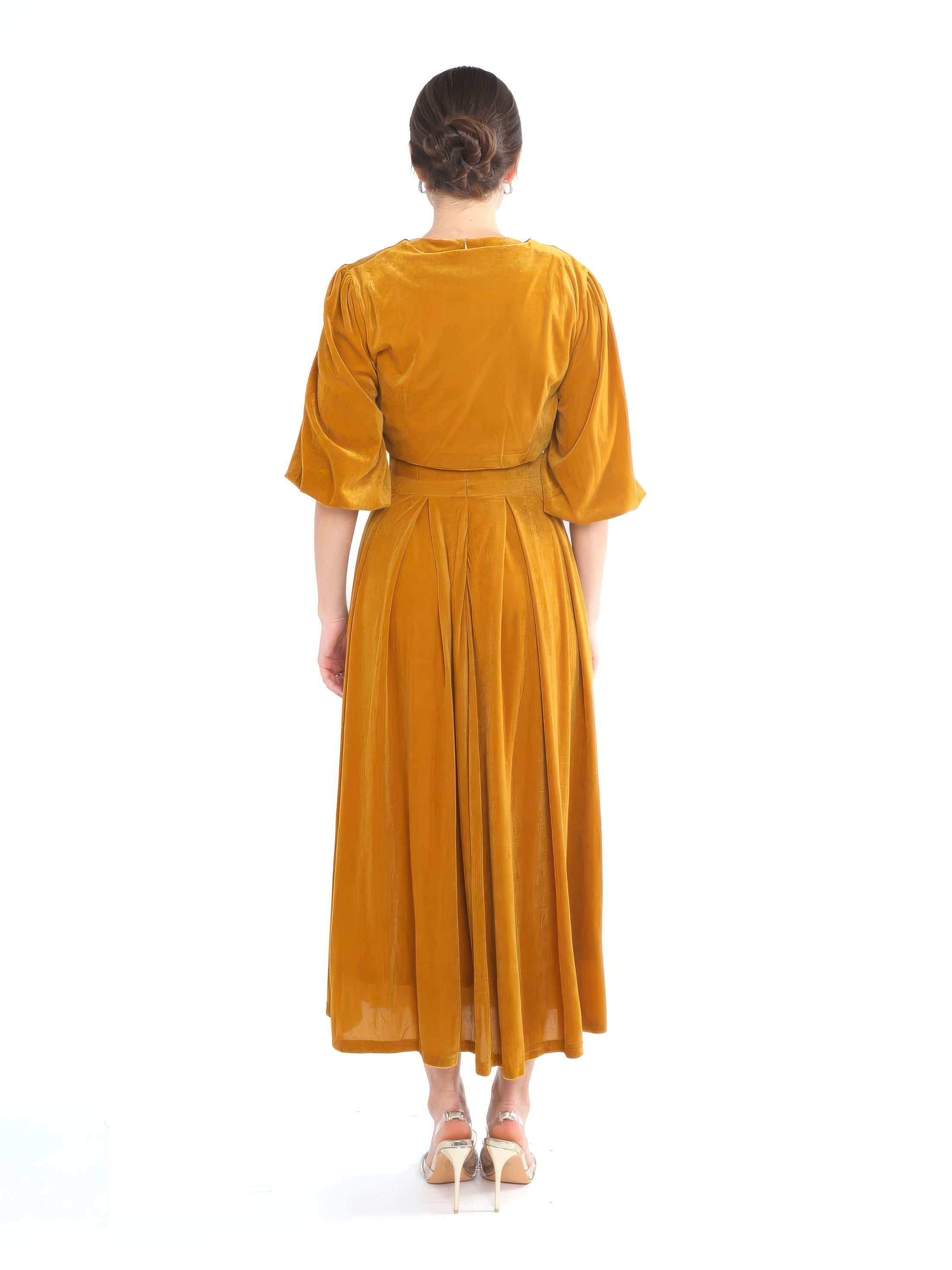 فستان نسائي