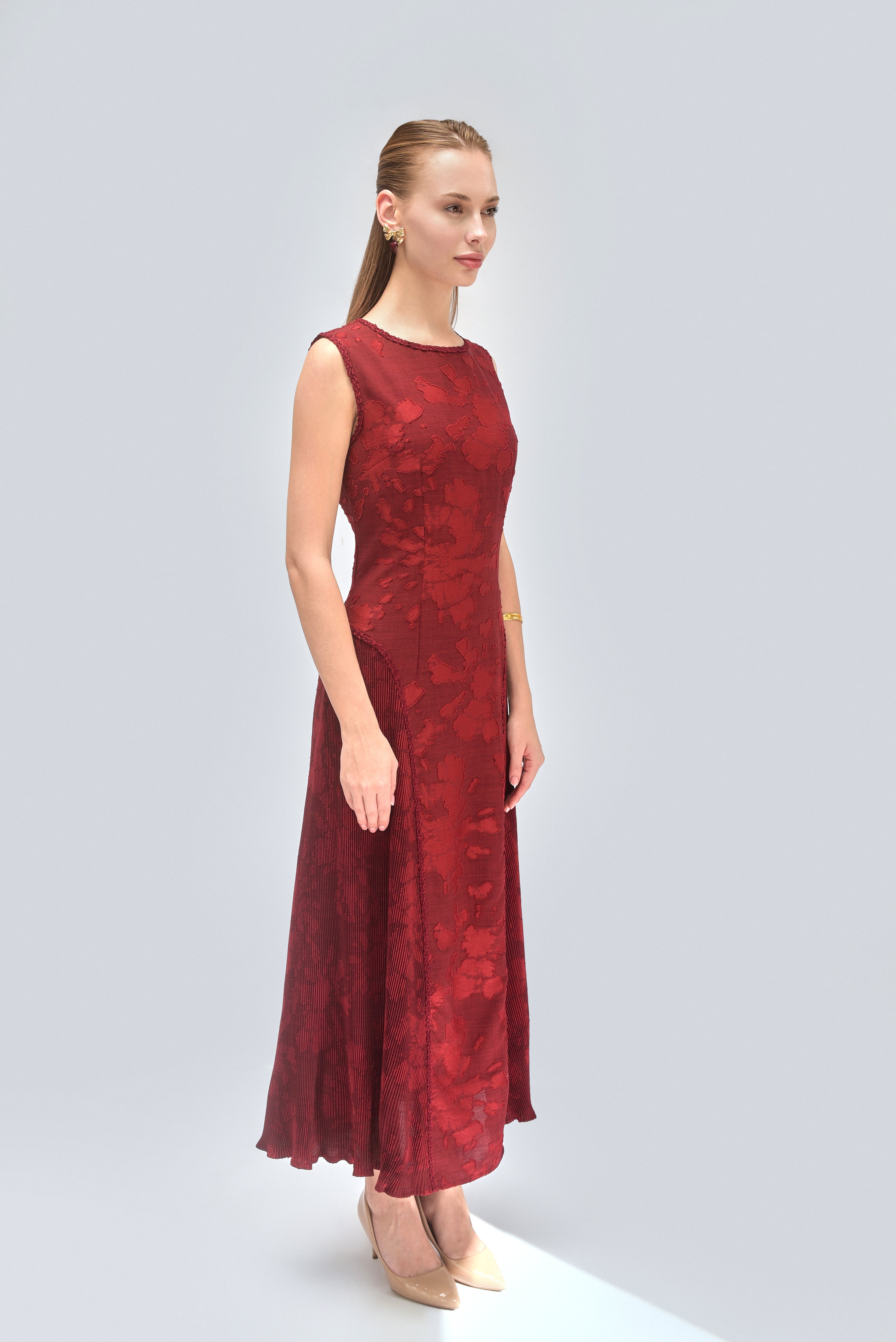 فستان نسائي