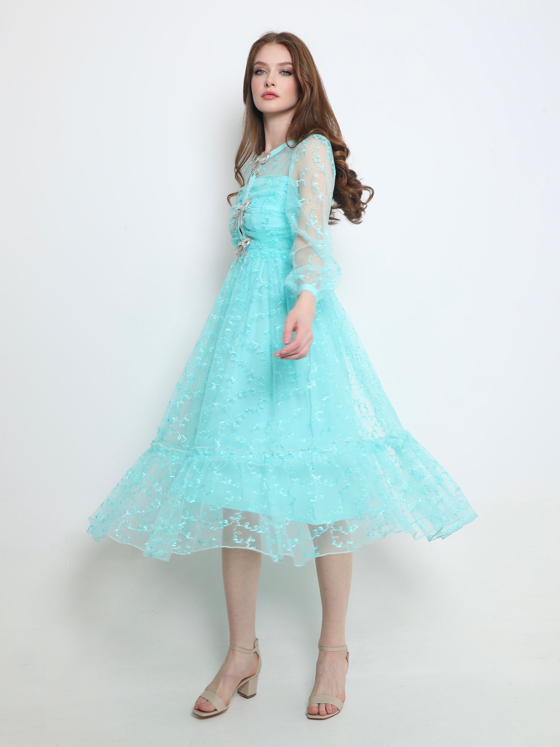 فستان ليوني