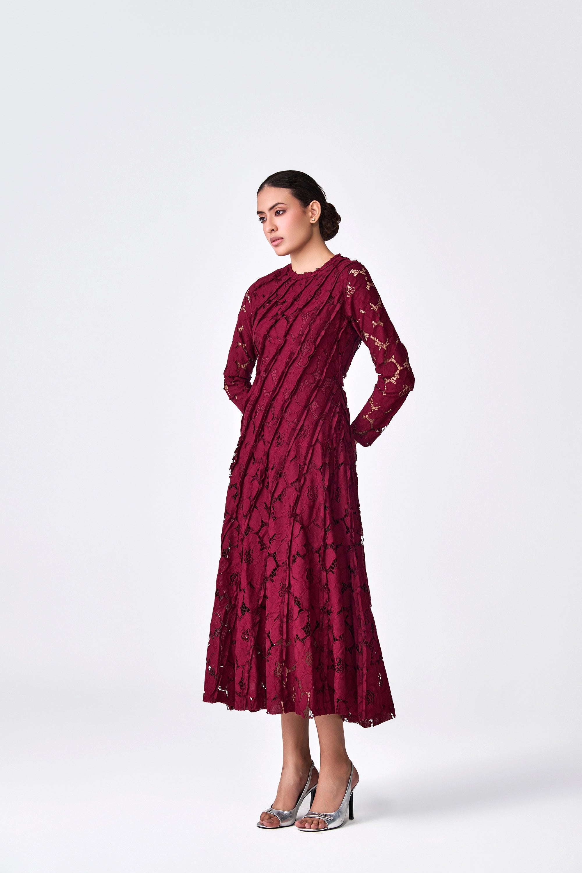 Velmora – Burgundy