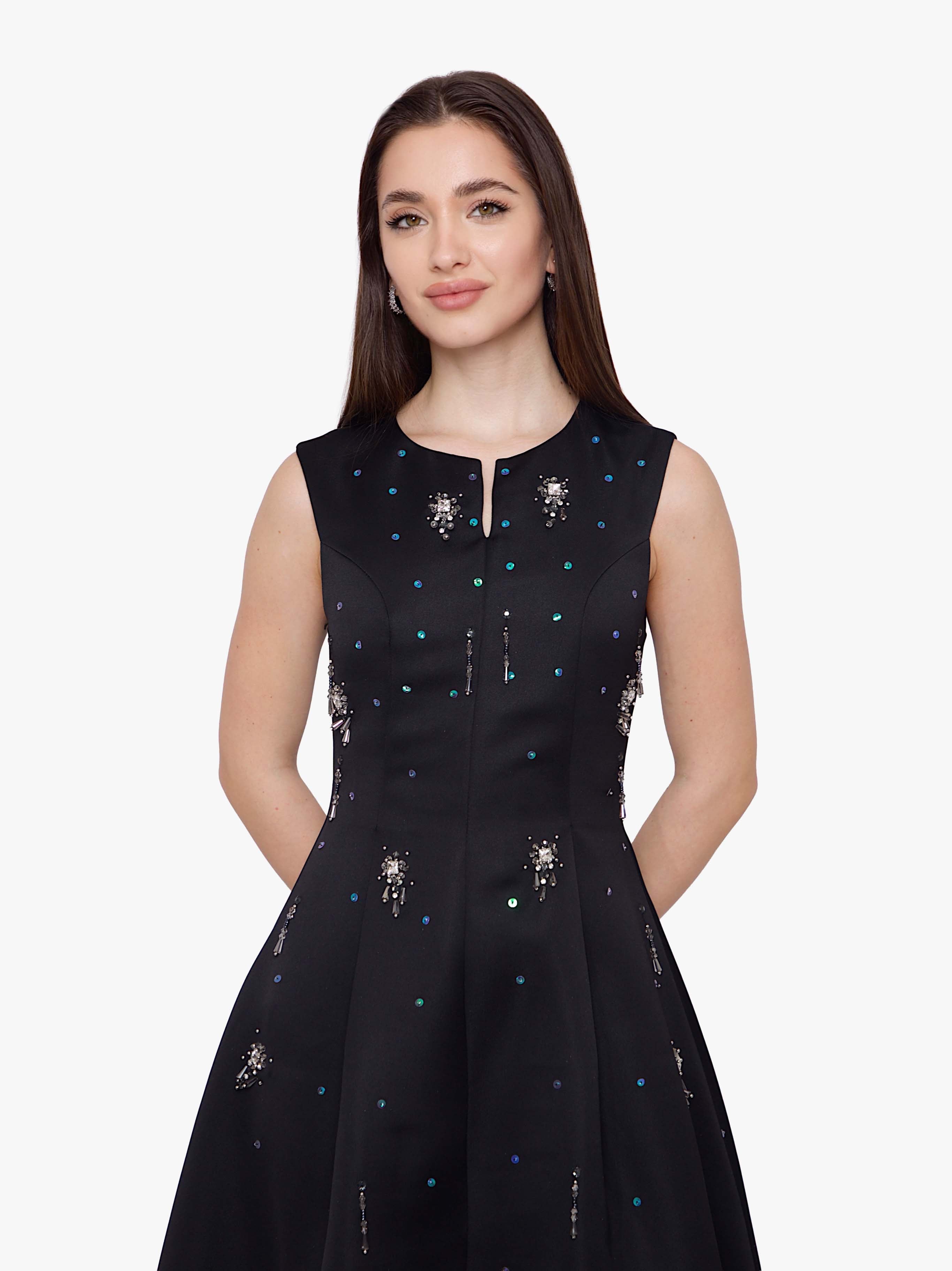 فستان نسائي