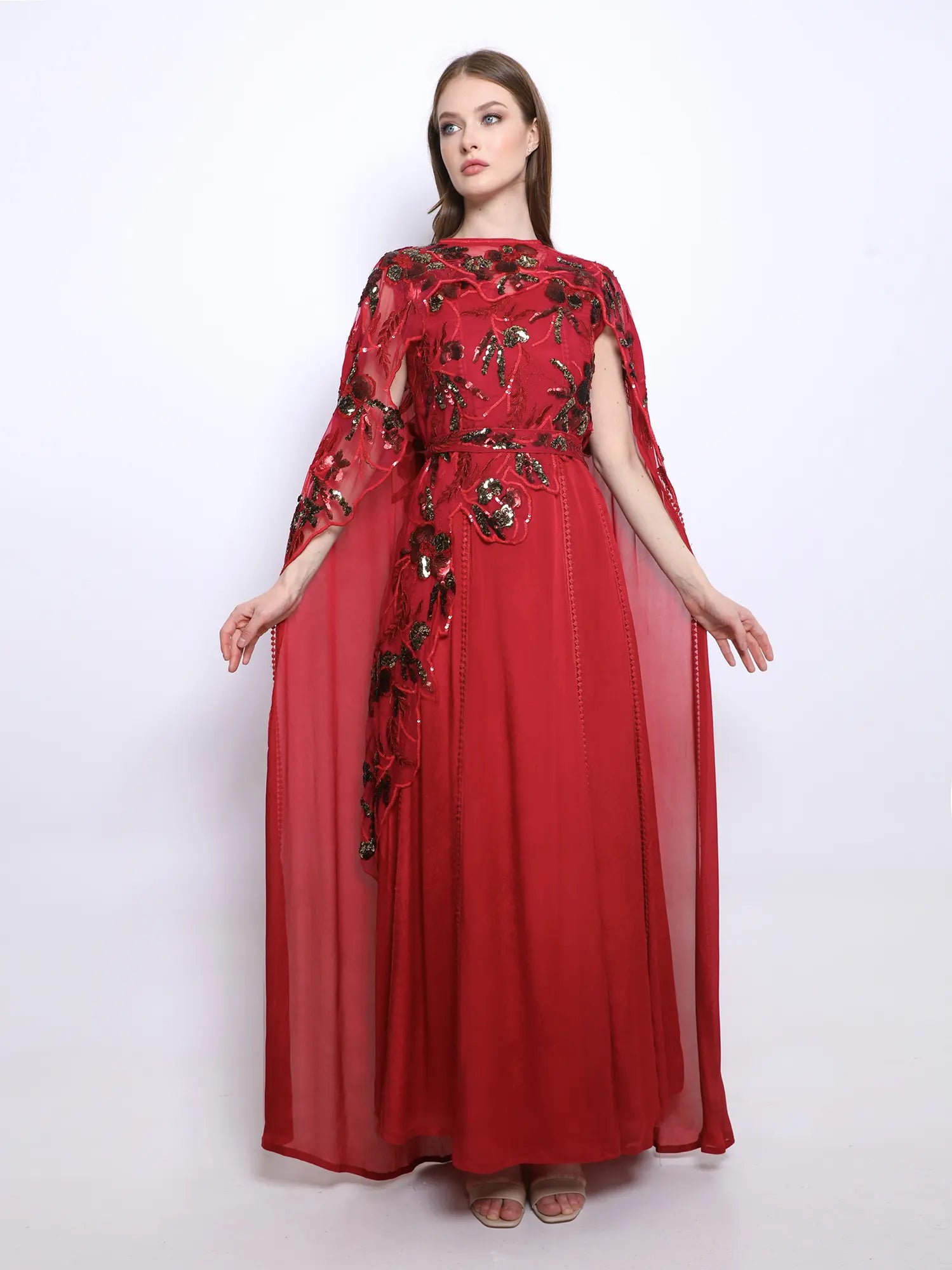 Shalky | Evening Dress with Elegant Long Tulle Cape