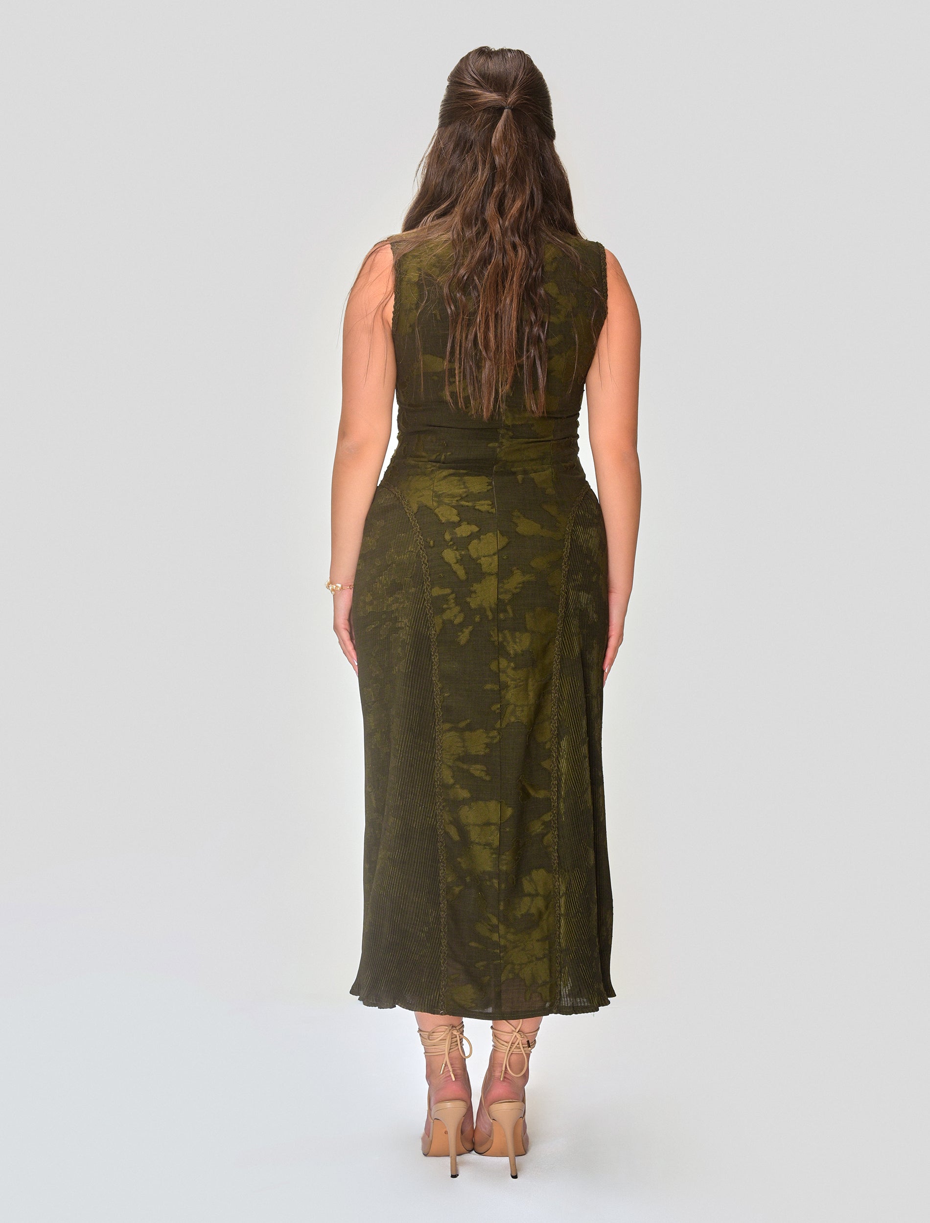 Essence – Olive Green