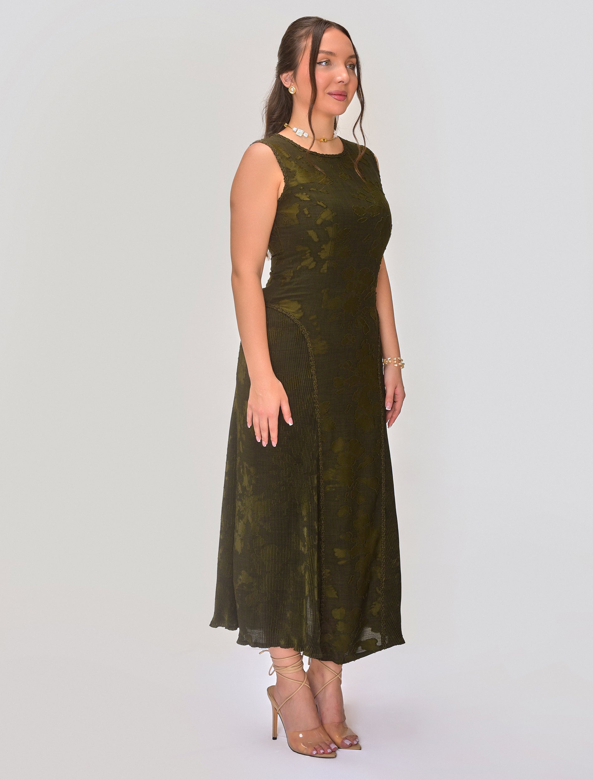 Essence – Olive Green