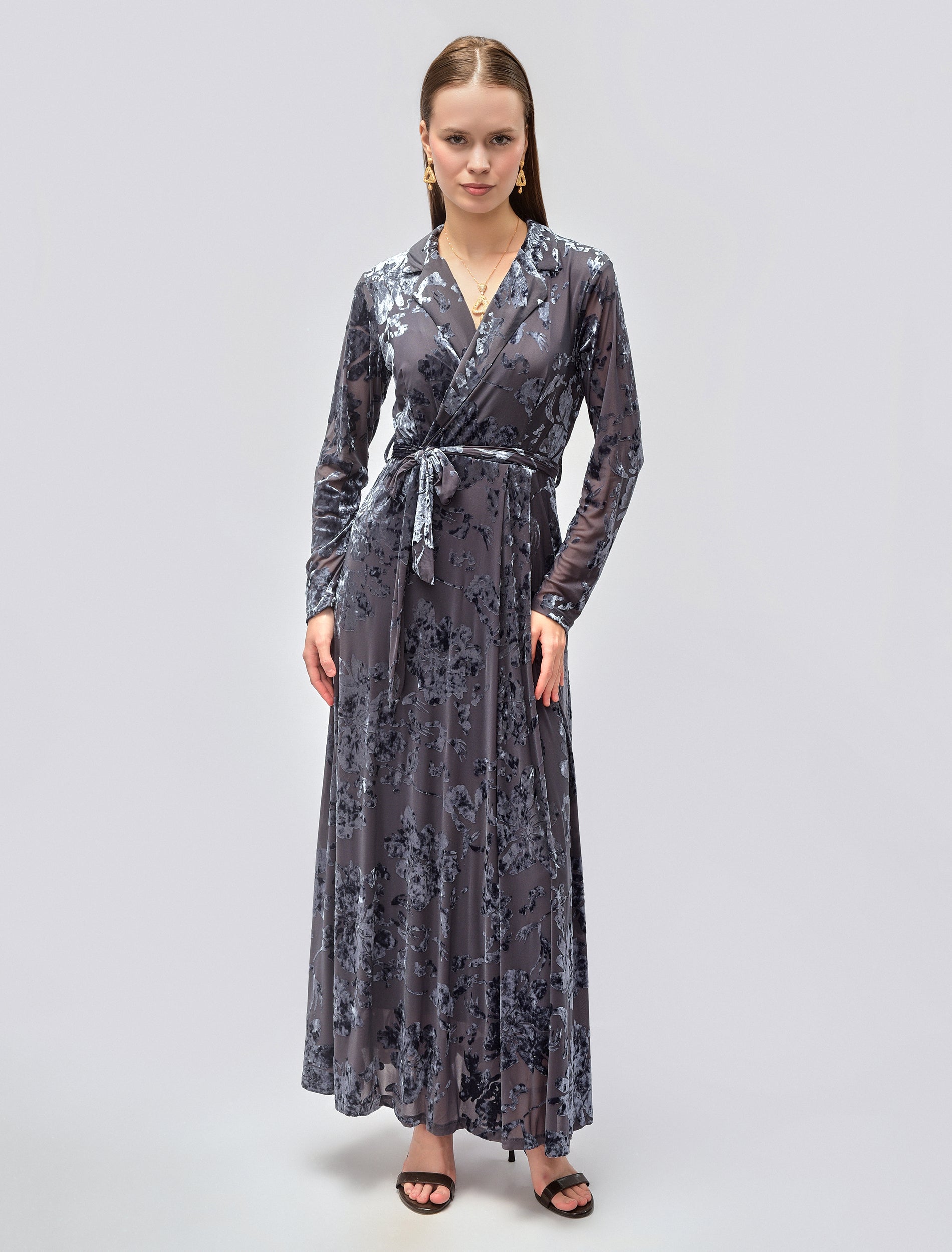 فستان نسائي