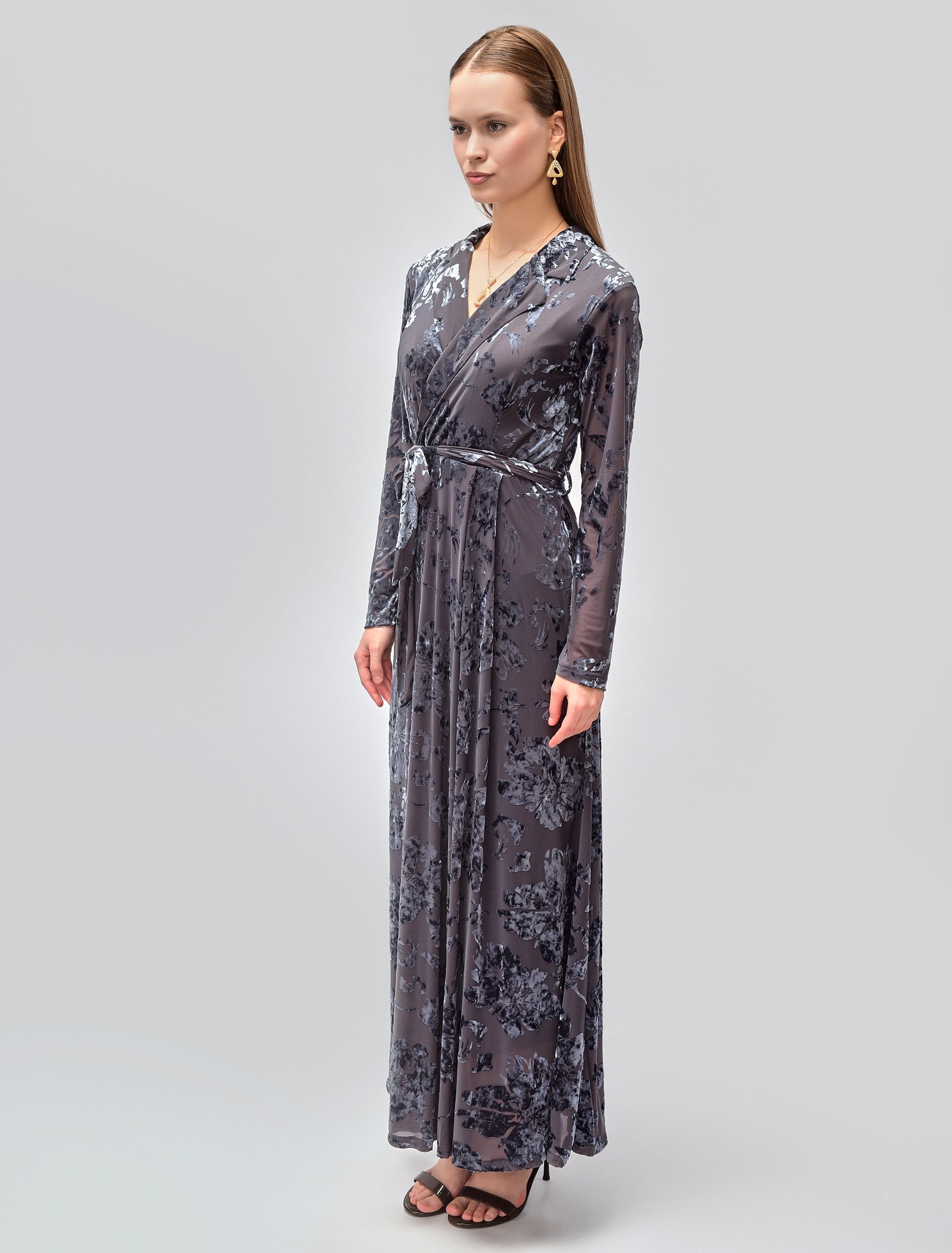 فستان نسائي