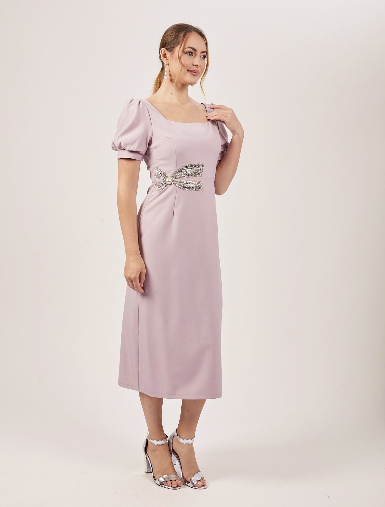 فستان انالو