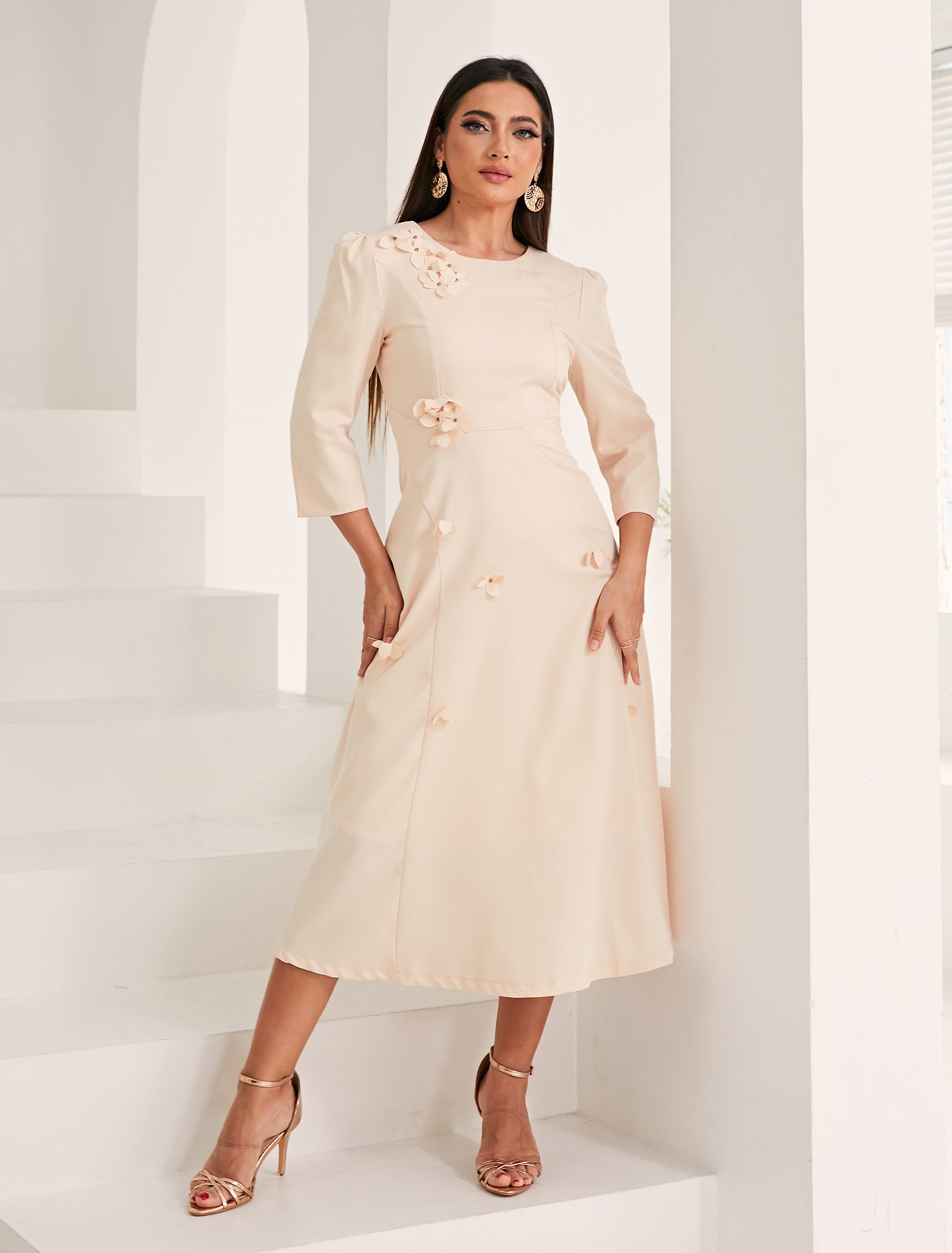 فستان نجوي بيج